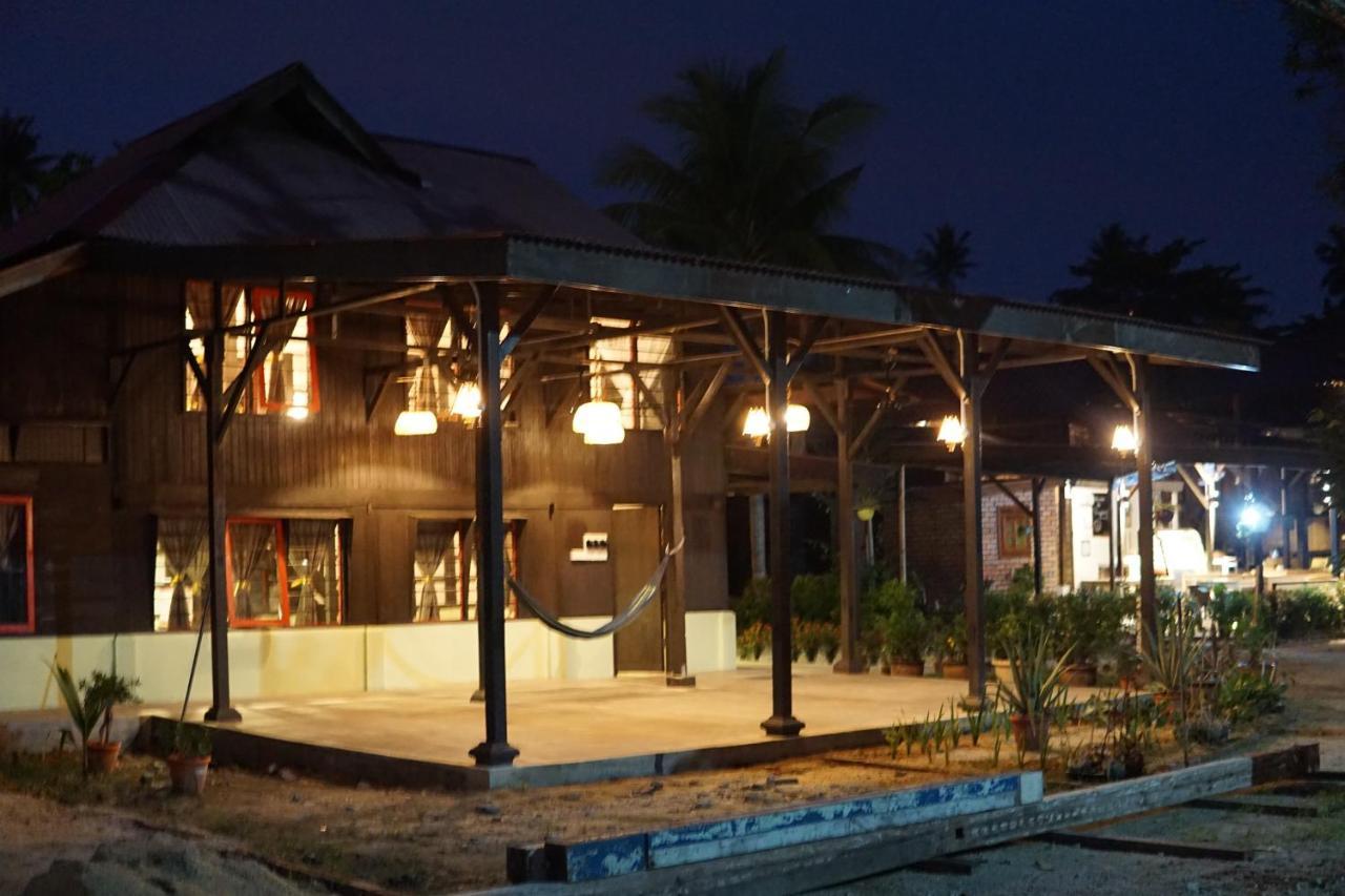 Sayang Di Kaki Bukit Homestay Near Icon City Букит-Мертаджам Экстерьер фото