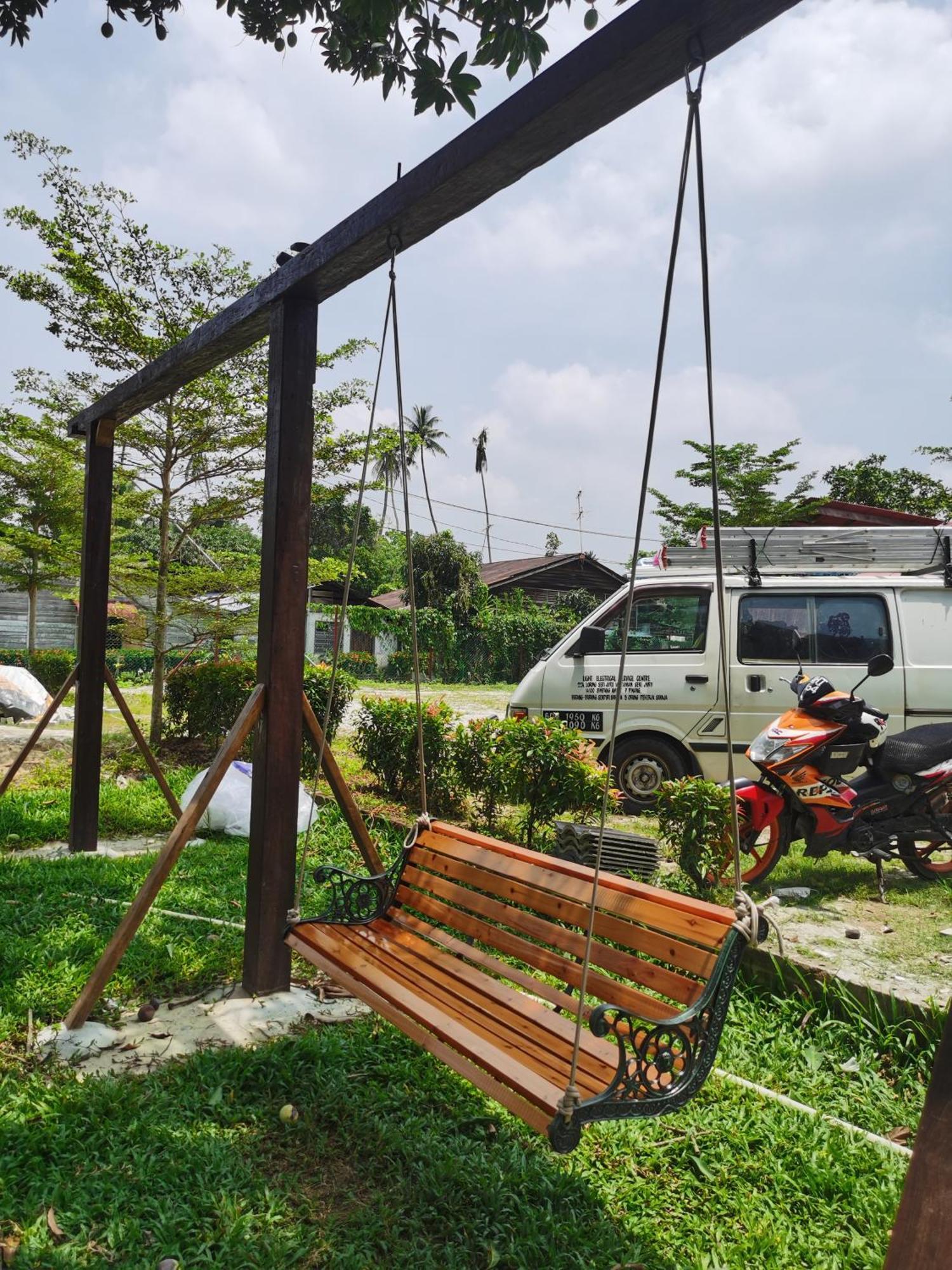 Sayang Di Kaki Bukit Homestay Near Icon City Букит-Мертаджам Экстерьер фото