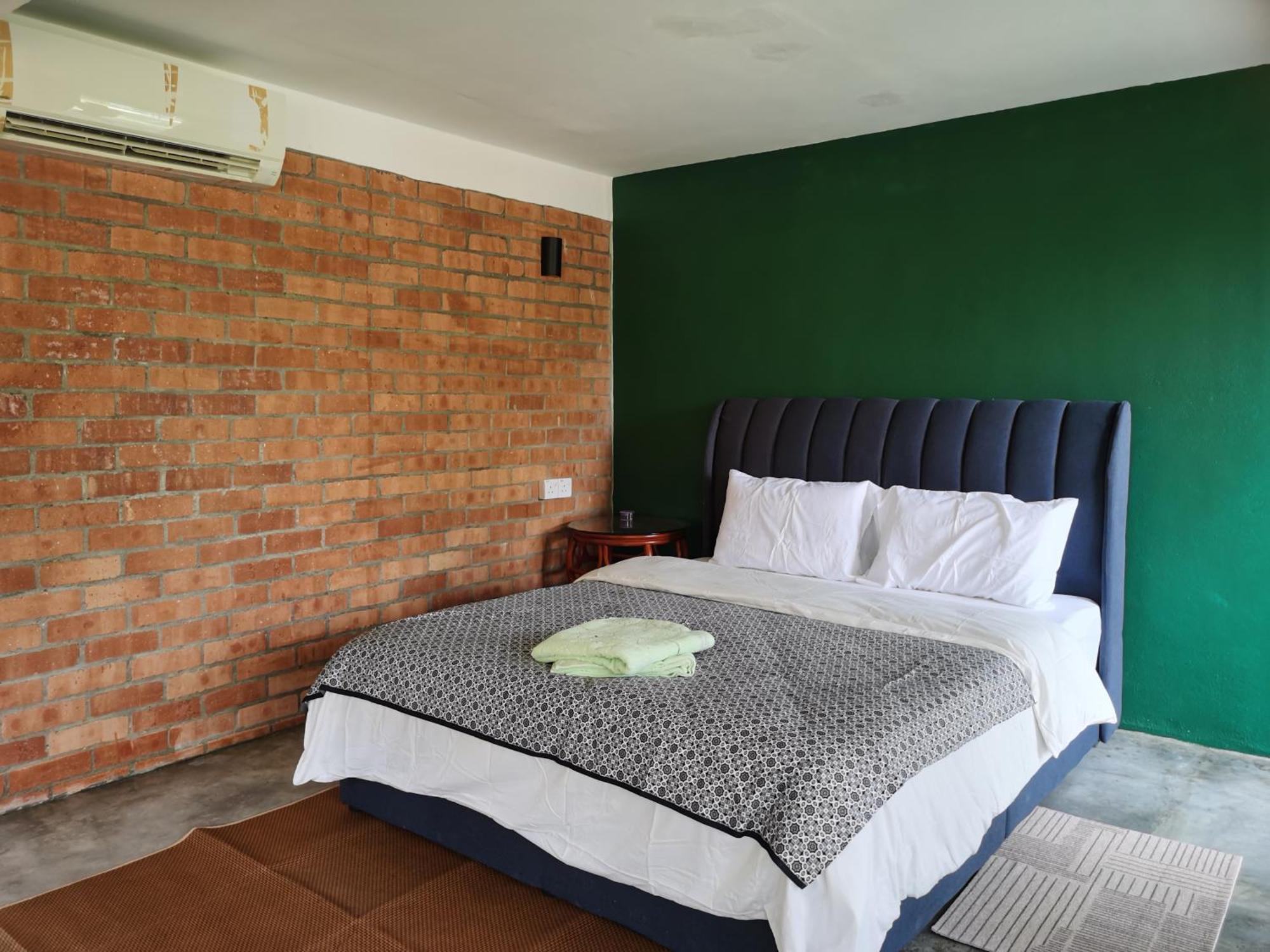 Sayang Di Kaki Bukit Homestay Near Icon City Букит-Мертаджам Экстерьер фото