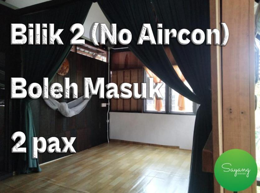Sayang Di Kaki Bukit Homestay Near Icon City Букит-Мертаджам Экстерьер фото