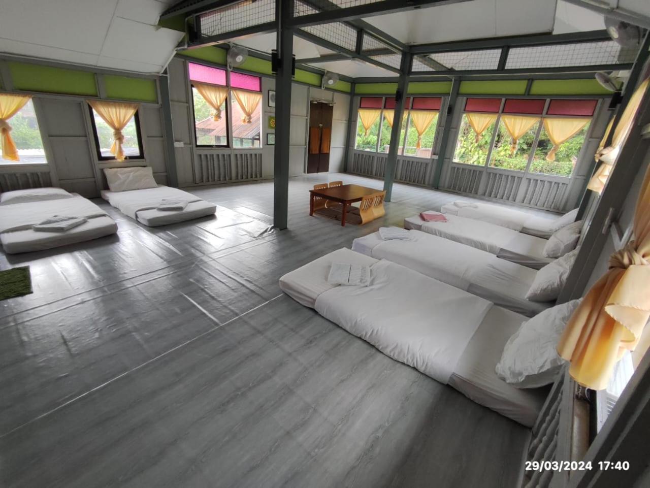 Sayang Di Kaki Bukit Homestay Near Icon City Букит-Мертаджам Экстерьер фото